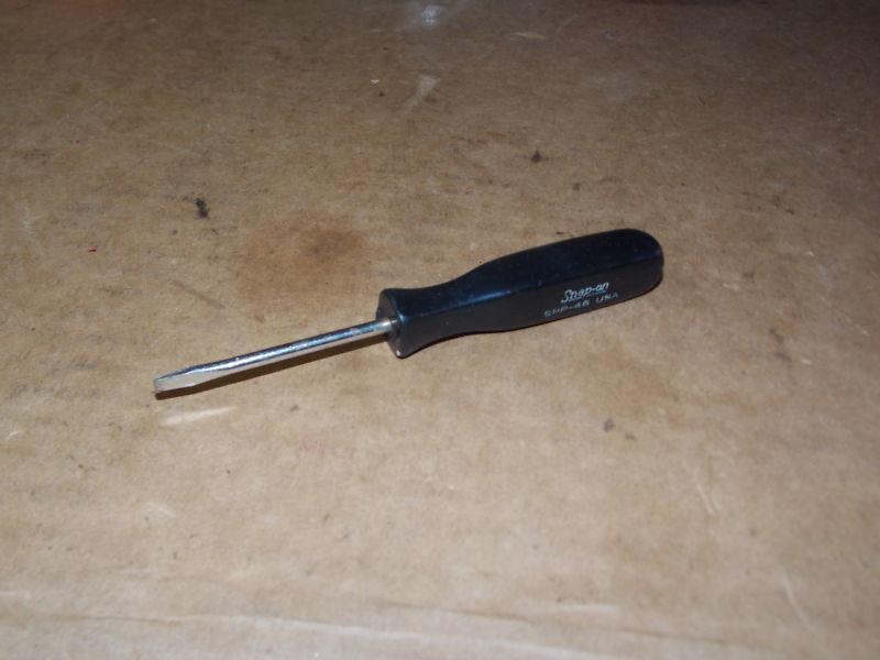 Snap-on tools flat tip screwdriver spp46 small size black hard handle usa