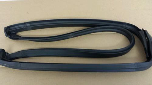 84-96 corvette header seal.