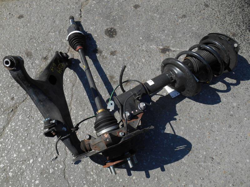 12 outback impreza l. front knee 2.0l strut arm axle hub spindle 561648