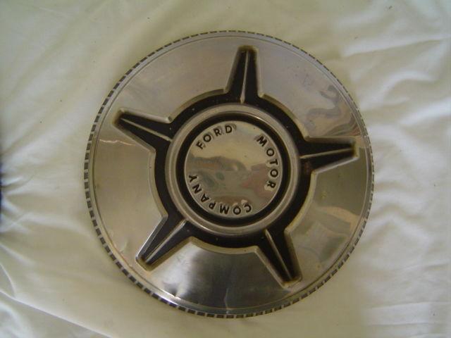 VINTAGE FORD HUB CAPS , US $15.00, image 4