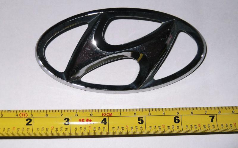 Hyundai    emblem / nameplate / badge  oem