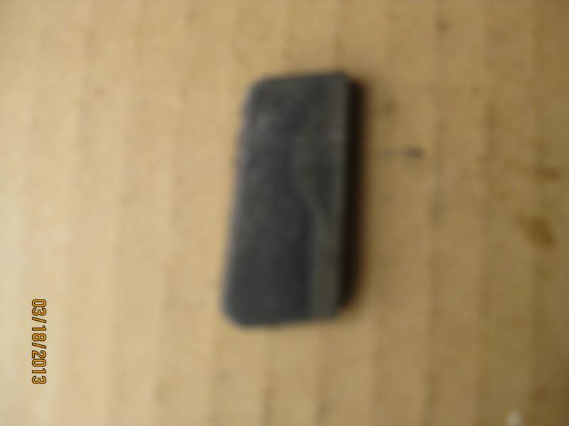 1983 yamaha xv920r virago  tool box anti rattle  rubber