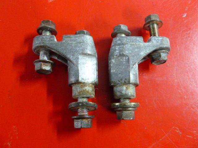 Arctic cat zr 900 2004 04 efi oem idler wheel mounts mount 500/600/700/800 1m?