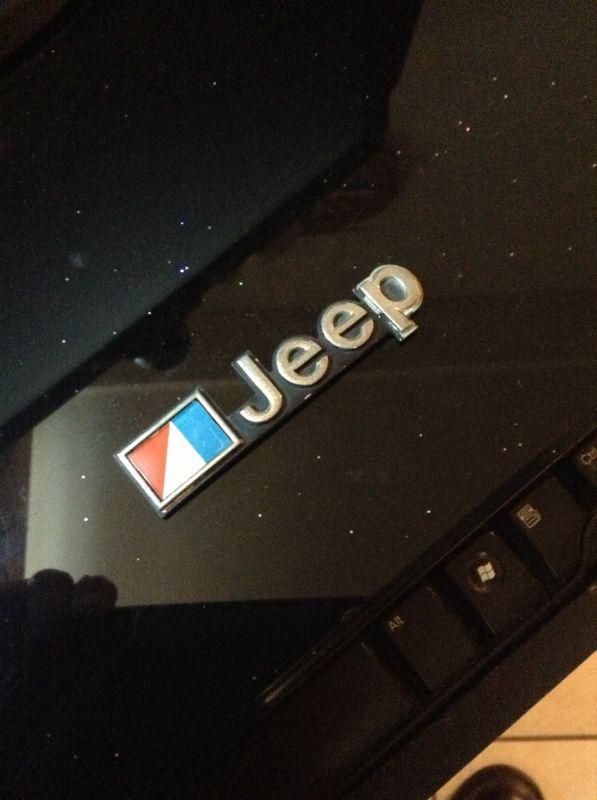 Jeep wagoneer / j10 / j20 / grand wagoneer , jeep grille emblem original.