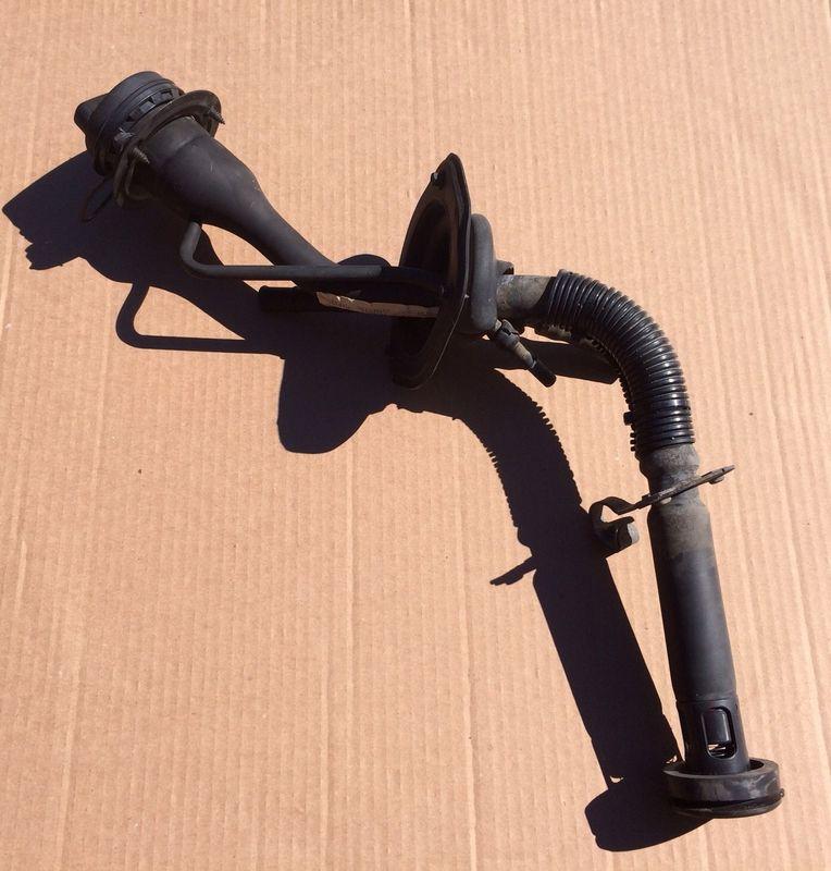 1999-2004 ford mustang fuel filler neck oem 99 00 01 02 03 04 w/cap and seal gas