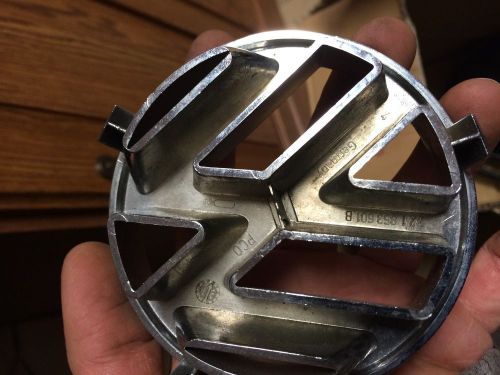 Volkswagen grill badge 221 853 601 b