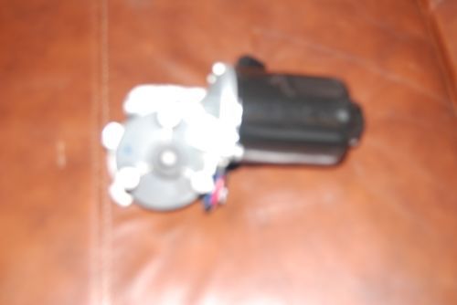 Land rover freelander windshield wiper motor (front) dlb101541