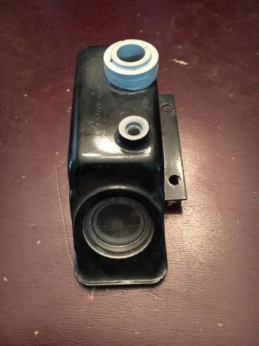 Small fluid reservoir ? aircraft ?