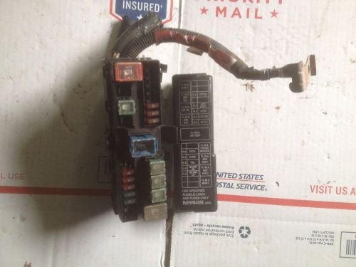 98 99 nissan altima accessory fuse relay panel 2.4l oem *located by battery