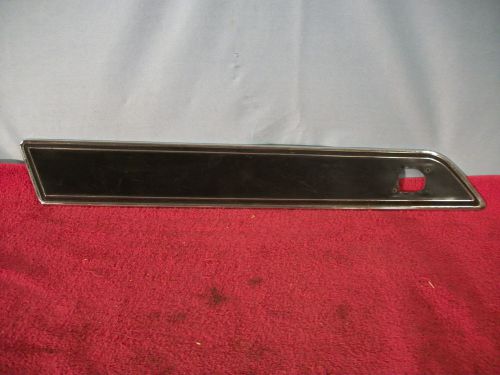 1977 corvette lh door panel moulding, used