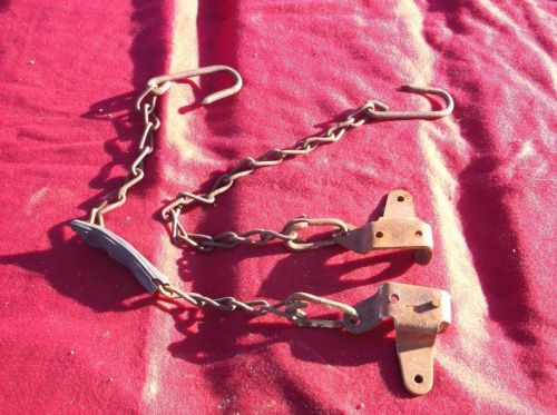 Ihc tail gate chains