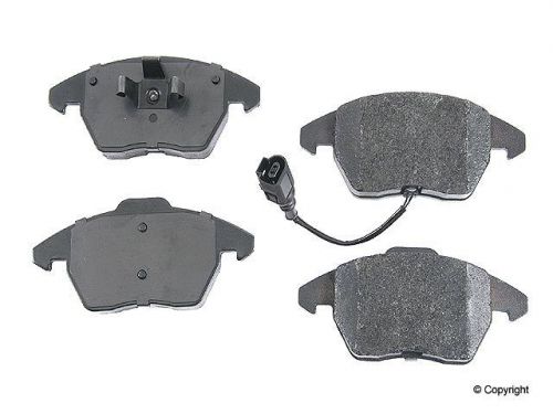 Audi vw front disc brake pad set 3c0698151d