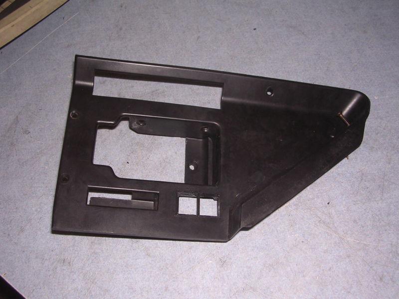 1984 1985 door lock bezel, left 14076583 gm