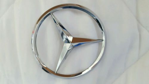 Mercedes benz emblem