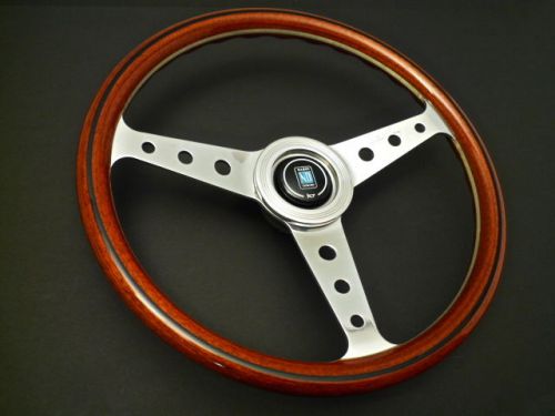 Nardi classic wood / pol. spokes w. holes 36cm + hub for bmw 1602 1802 2002 + ti