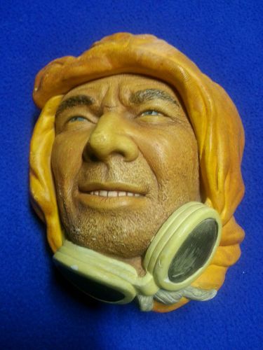 Bosson race car driver wall mount