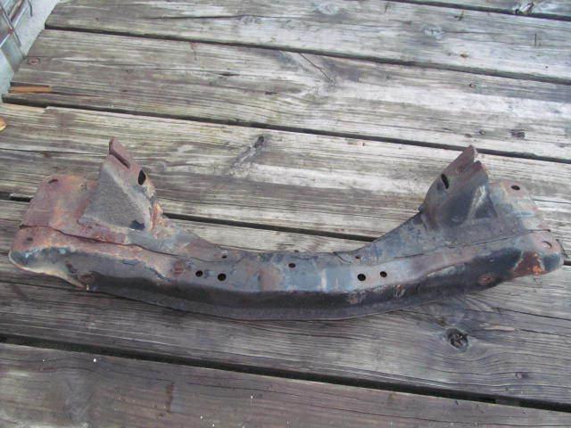 1980-1983 toyota corolla crossmember 