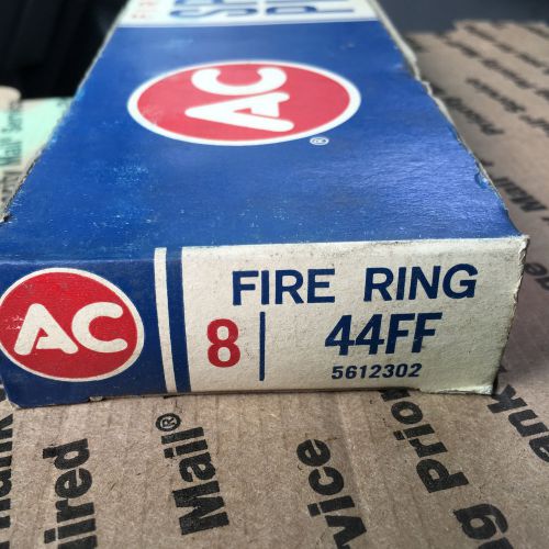 Vintage ac 44ff spark plug setof 8. four green rings, nos