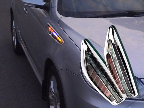 Auto motorcycle bike truck solar led self sensor flash emblem side marker light