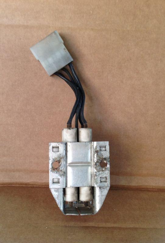 Find Volkswagen / Porsche Fuel Injection Resistor Unit 0280159001 BOSCH