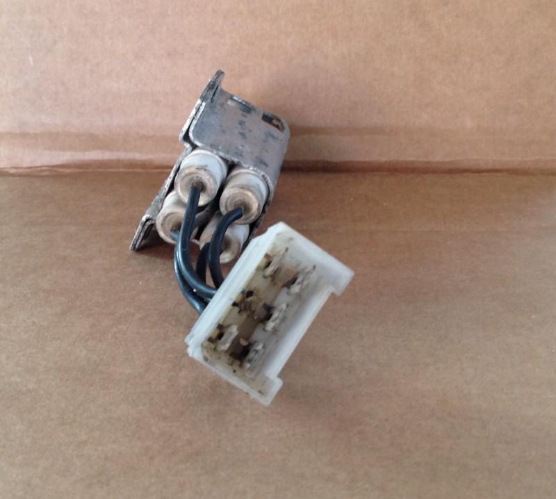 Find Volkswagen / Porsche Fuel Injection Resistor Unit 0280159001 BOSCH