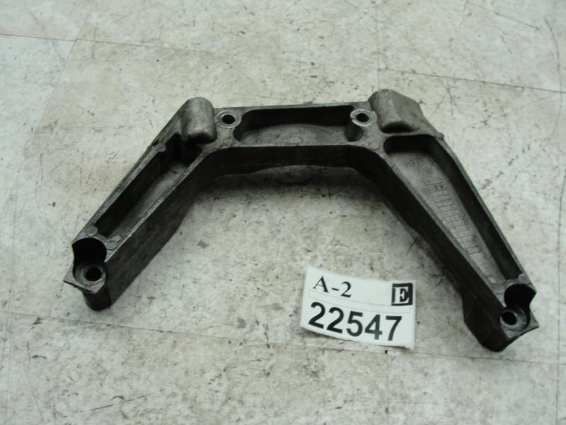 Find 0205 FREELANDER FRONT ENGINE MOTOR MOUNT SUPPORT PLATE BRACKET