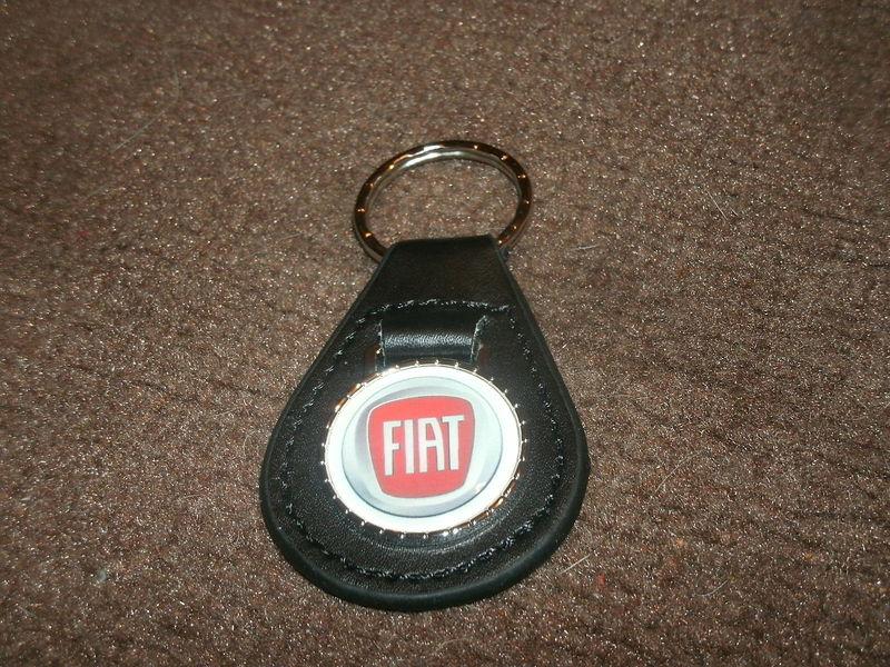 Fiat 500 sport turbo spider 124 126 850 1200 abarth leather keychain black