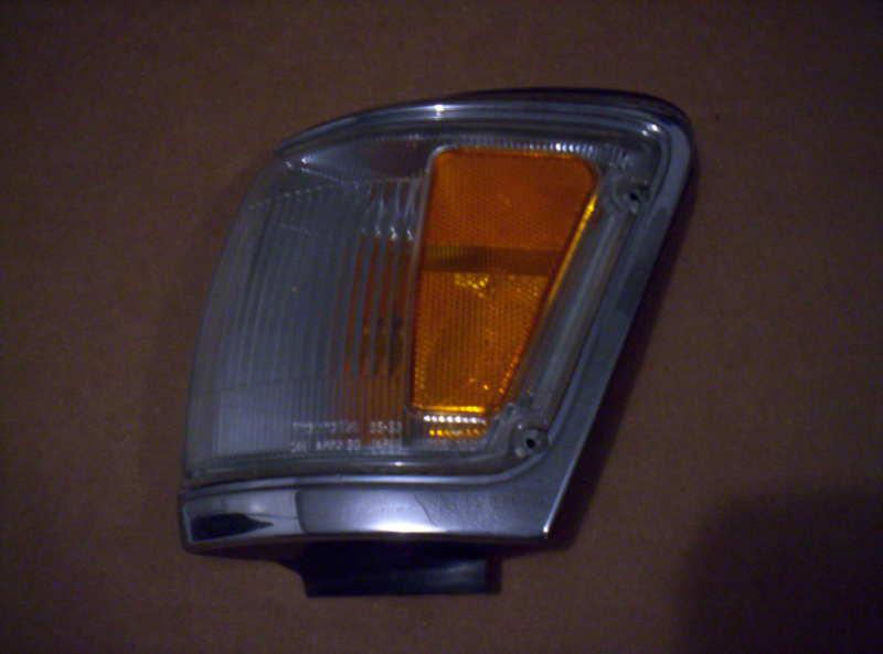 Find 94 95 Toyota 4 Runner LH side marker light turn signal lens park