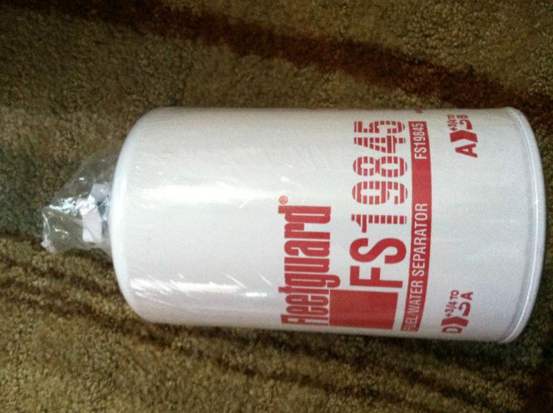 New  fleetguard fuel/water separator fs19845