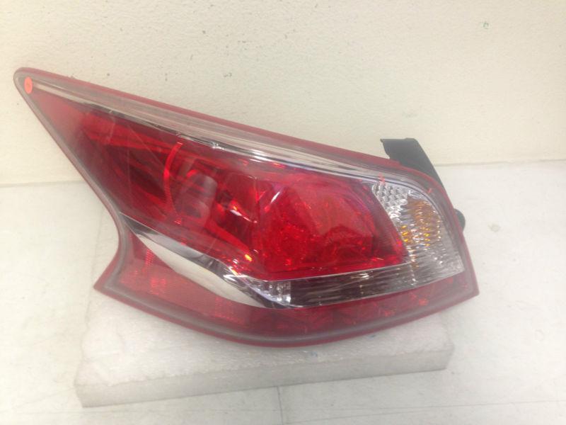  2013 2014 13 14 nissan altima oem left lh tail light 5704