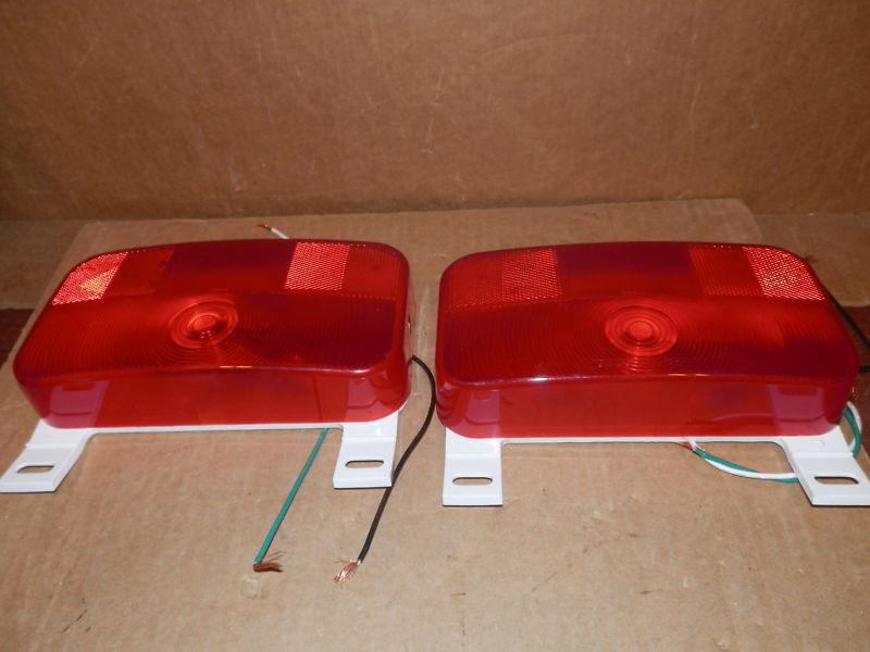 *12 volt set of two red square tail light 