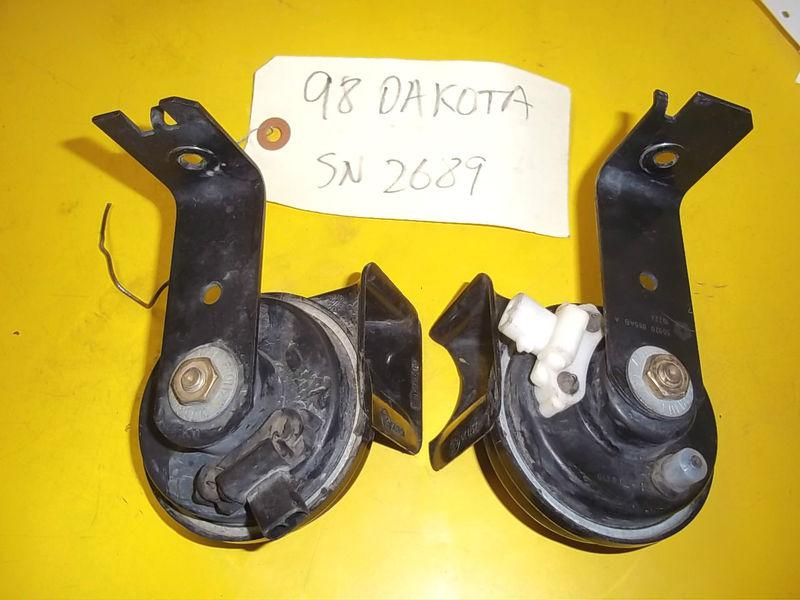 98 99 Dodge Dakota Durango OEM Electric Horn Set Bosch HONK! Toot Toot beep beep, US $35.00, image 2