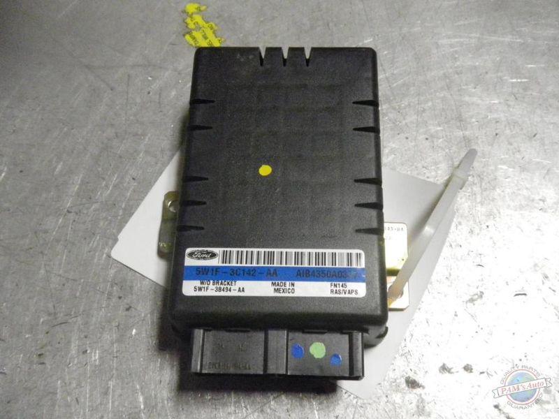 Suspension bcm/ecu lincoln & town car 1113648 03 04 05 susp ecu 5w1f-3c142-aa