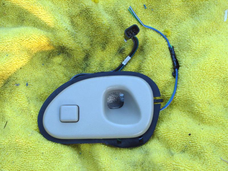 2000 01 02 03 04 05 deville interior rear reading light rh beige oem
