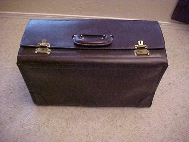 Jessepen airway manuals pilot flight bag or lawyer legal brief case (leather)