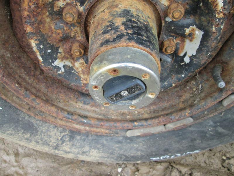 Find FORD DANA 44 LOCK IN LOCK OUT HUBS MANUAL LOCK PAIR in Harmony