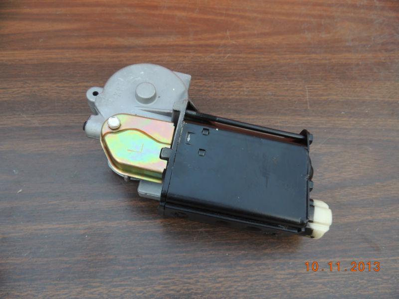 Sell Power Window Motor, right front door, fits 20072010 Saturn