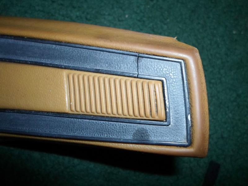 78-86 vintage Ford Truck/Bronco OEM tan/black horn pad RARE, US $27.99, image 3
