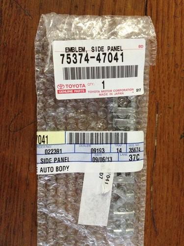 Toyota prius left fender emblem 75374-47041