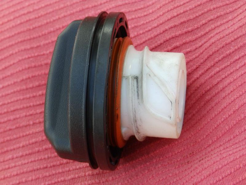 Ford econoline e150/250/350 van & club wagon fuel cap – 1992-2007 (and later)