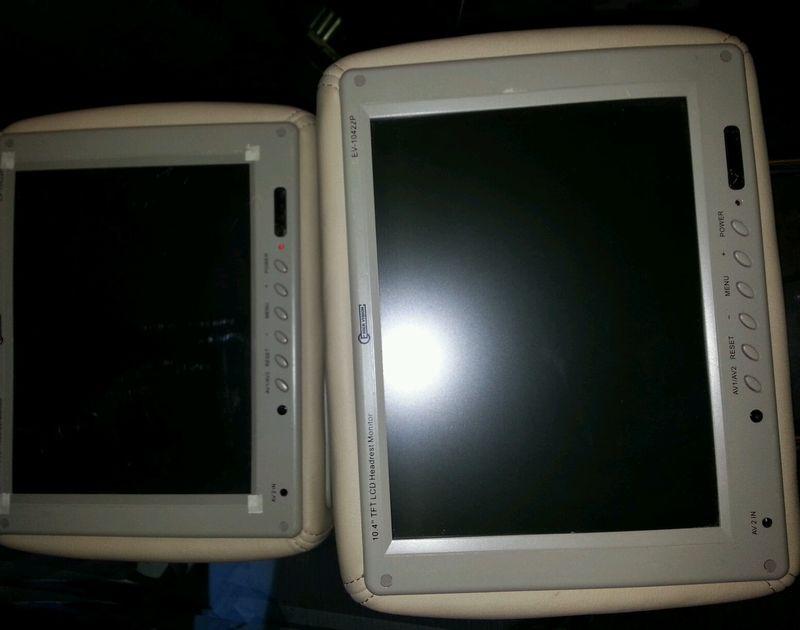 Headrest  10.4 inch used2month