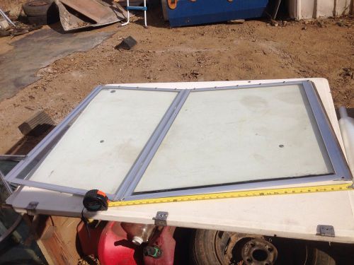 1988 bayliner front port left windshield glass window center door not included