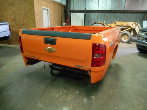 2013 gm 2500 8&#039; take off truck bed, tailgate, bumper, and hitch.   orange