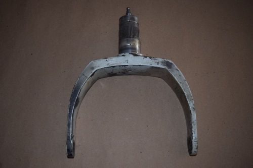 Volvo penta 270 275 280 steering yoke / fork 839441 1 1/2 inch splined shaft