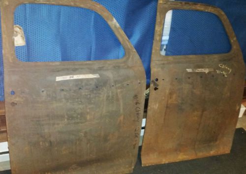 Rare nos gm 41 42 43 44 45 46 chevrolet 2 dr sedan doors 100% rust free usa pair