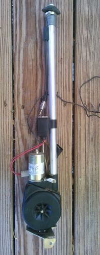 Volvo 240 sedan power antenna excellent shape works well, clean, oem