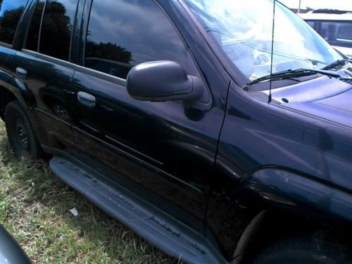 Passenger right front door fits 04-09 trailblazer 394