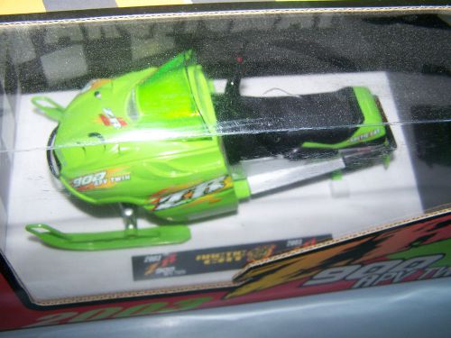 2003 zr 900 toy diecast arctic cat snowmobile team racing artic sled di cast