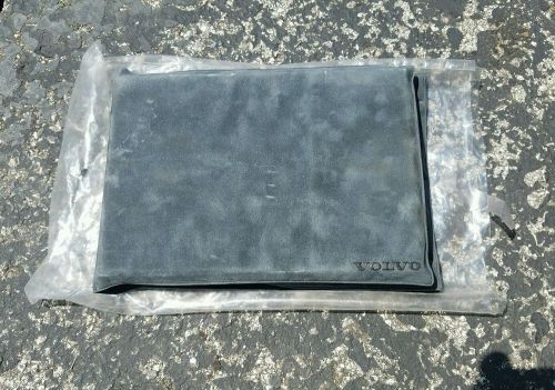 Oem 2007 volvo v70 v70r owners manual &amp; supplements w/ grey carrying case