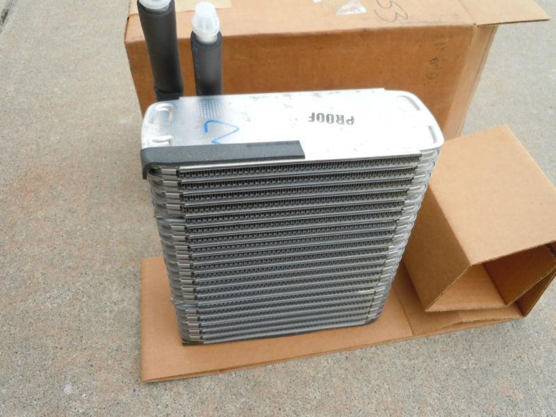 Jeep grand cherokee evaporator assembly new 1993-1998  p/n 04723518